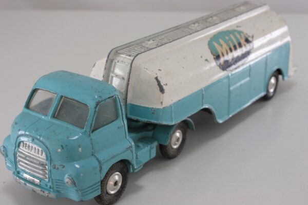 Corgi 1129 Milk Tanker