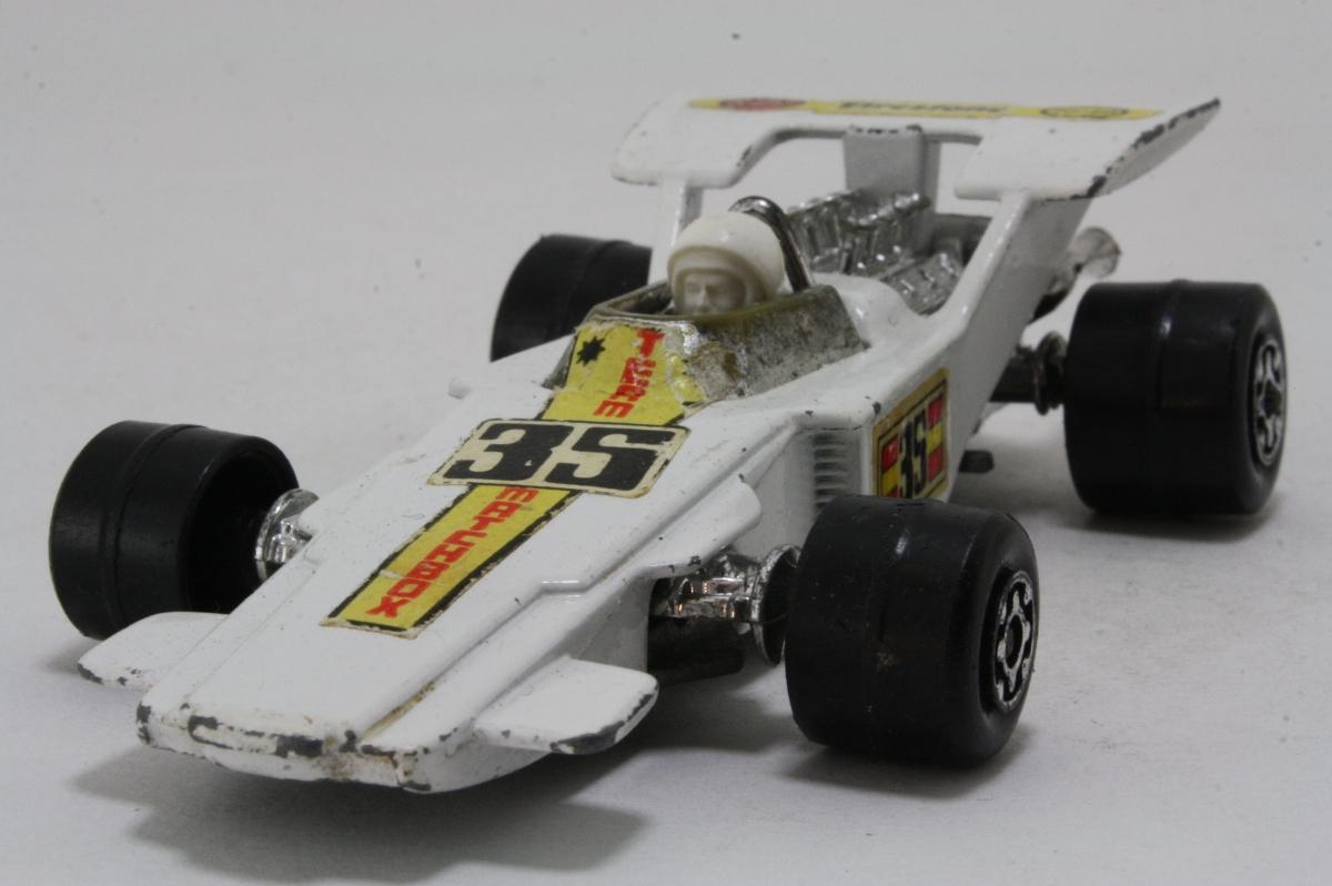 K35a Lightning Red side