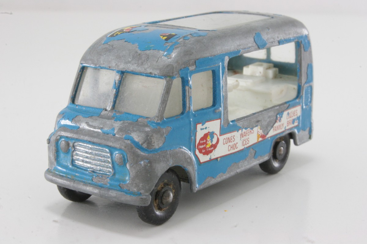 47b Commer Ice Cream Van ‘Lord Neilson'